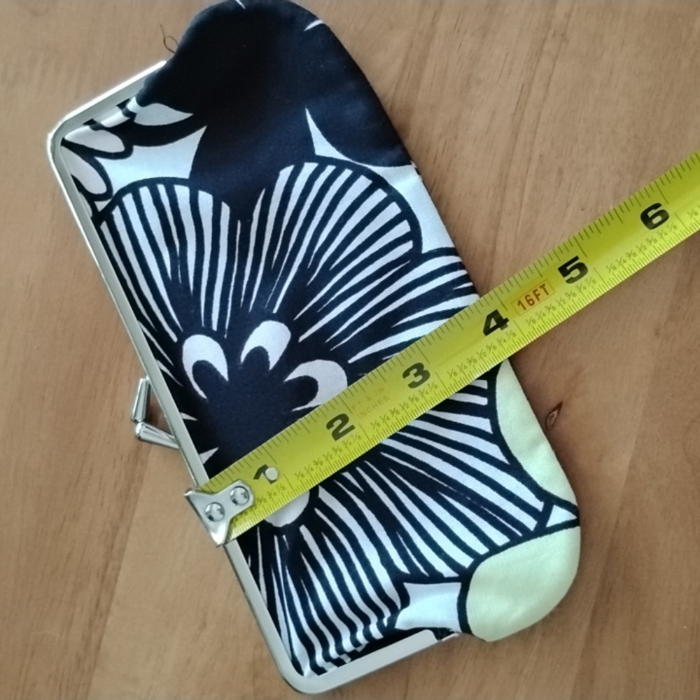 Marimekko Clasp Purse - Picture 8 of 8